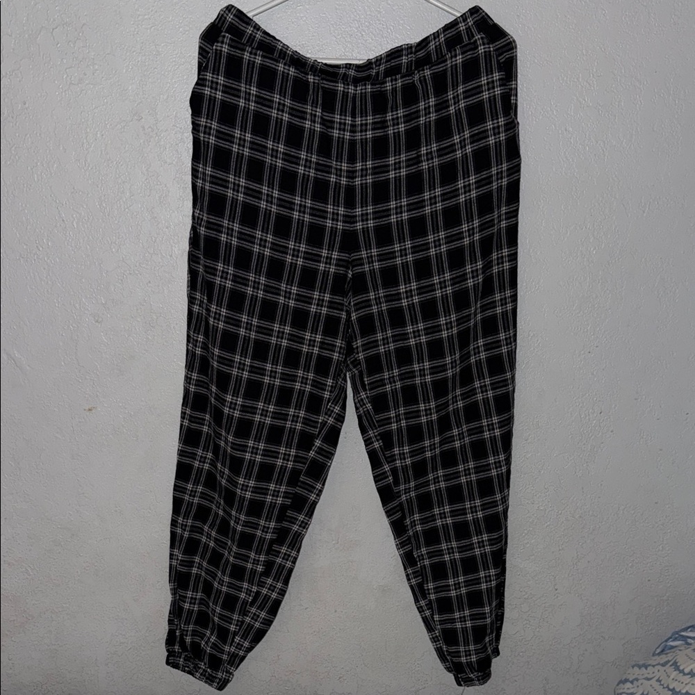SHEIN Black and White Plaid Women's Joggers